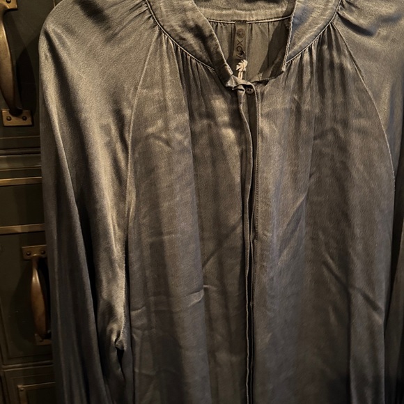 XCVI Shirt - Picture 2 of 6